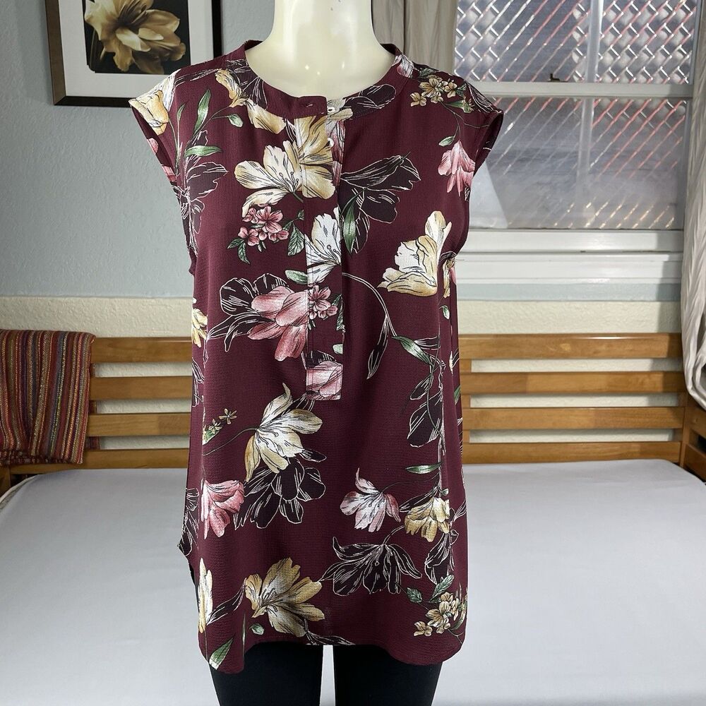 Bobeau Sleeveless Blouse Women's Small Maroon Flowery Print Hidden Buttons Boho